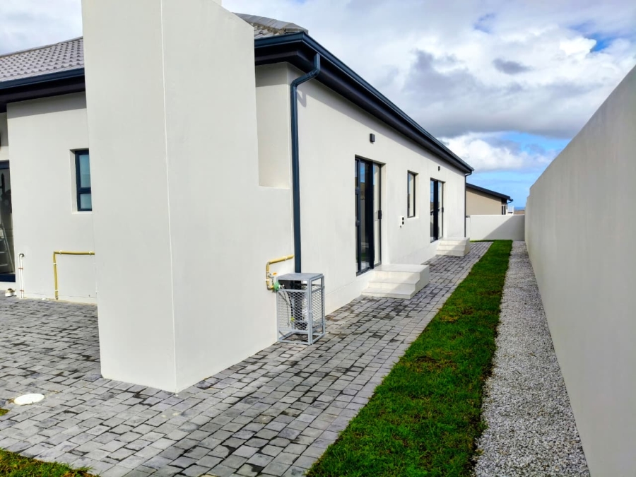 4 Bedroom Property for Sale in Fountains Estate Eastern Cape